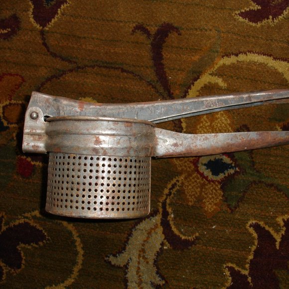 Vintage Potato Ricer - Kitchen Primitive - Antique Potato Ricer - Picture 5 of 5